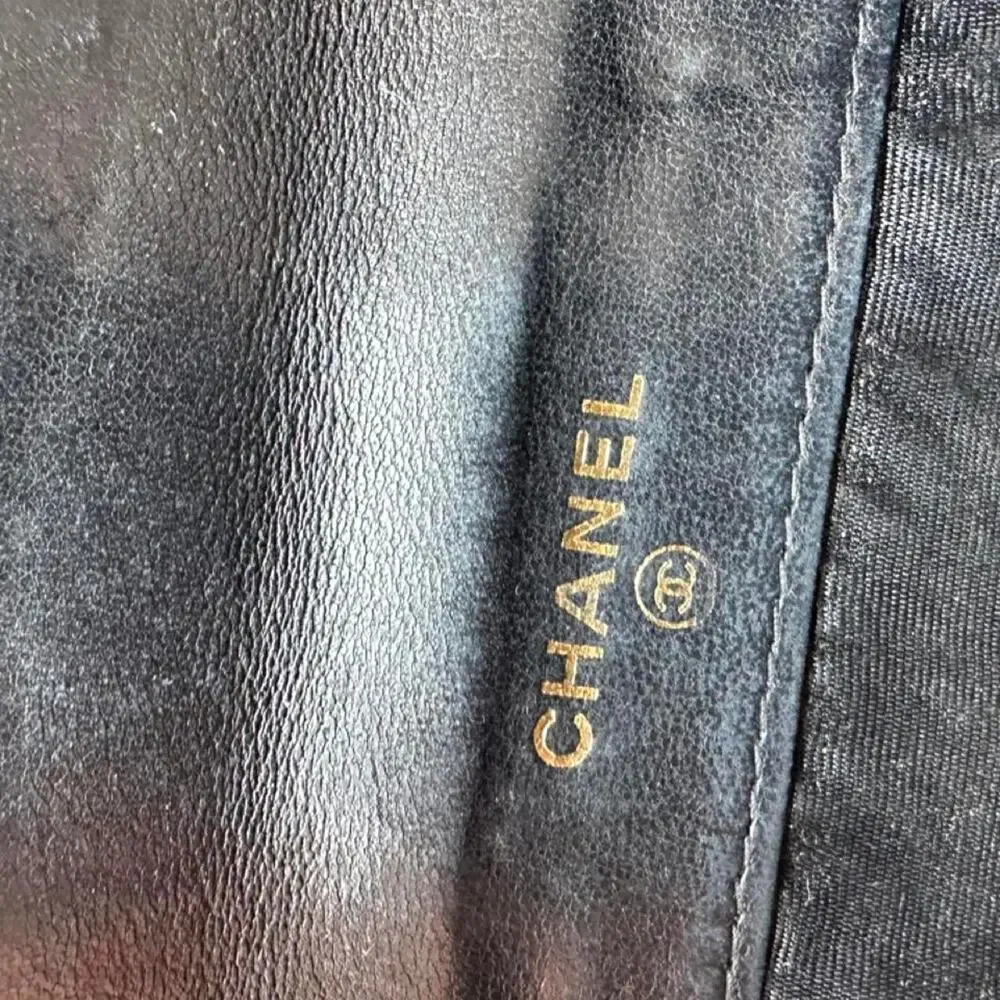 CHANEL black wallet
